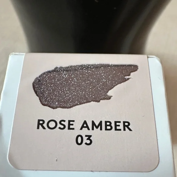 Fenty Beauty Gloss Bomb Oil - Luminizing Lip Gloss - Picture 2 of 6